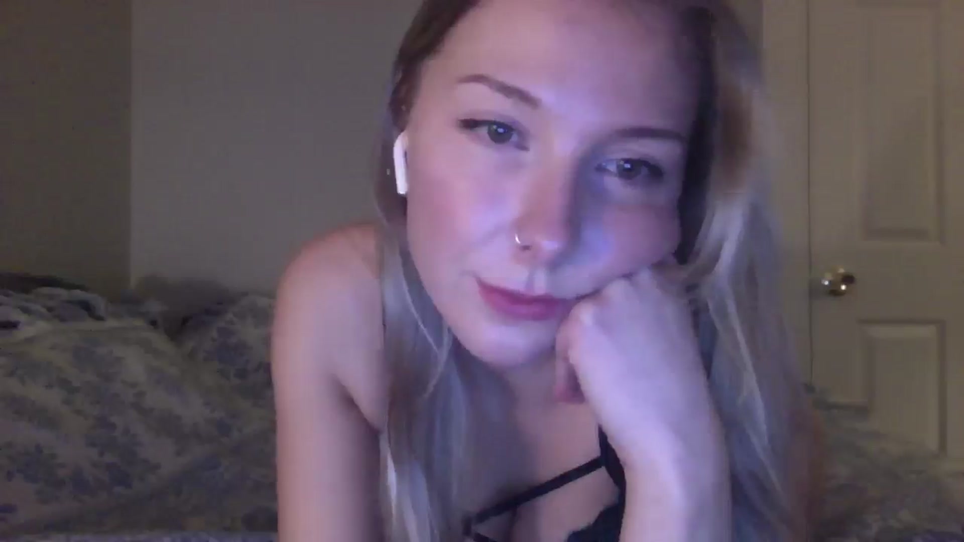 Gallery image thumbnail from Peachyk33n's myfreecams stream on, 02/14/2025, 01:50 image 16 of 20