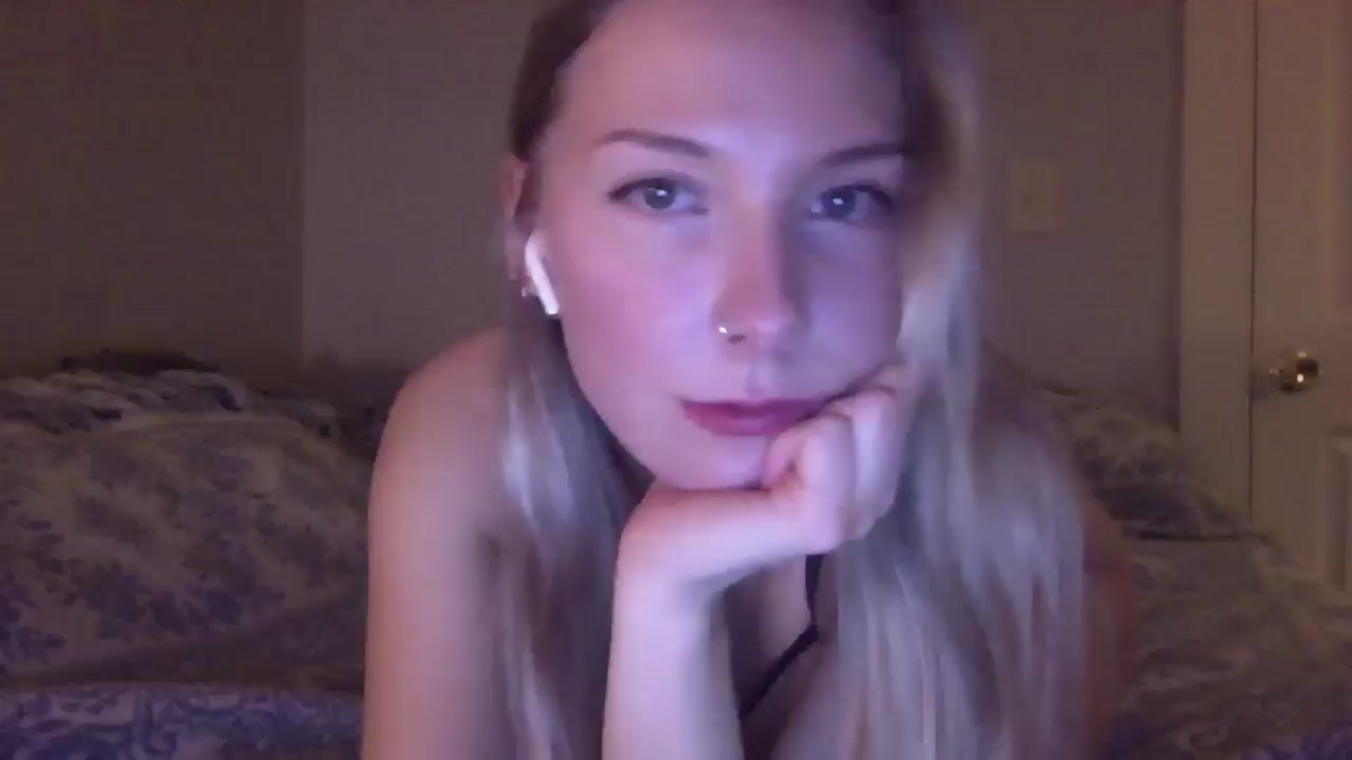 Gallery image thumbnail from Peachyk33n's myfreecams stream on, 02/14/2025, 02:43 image 1 of 20