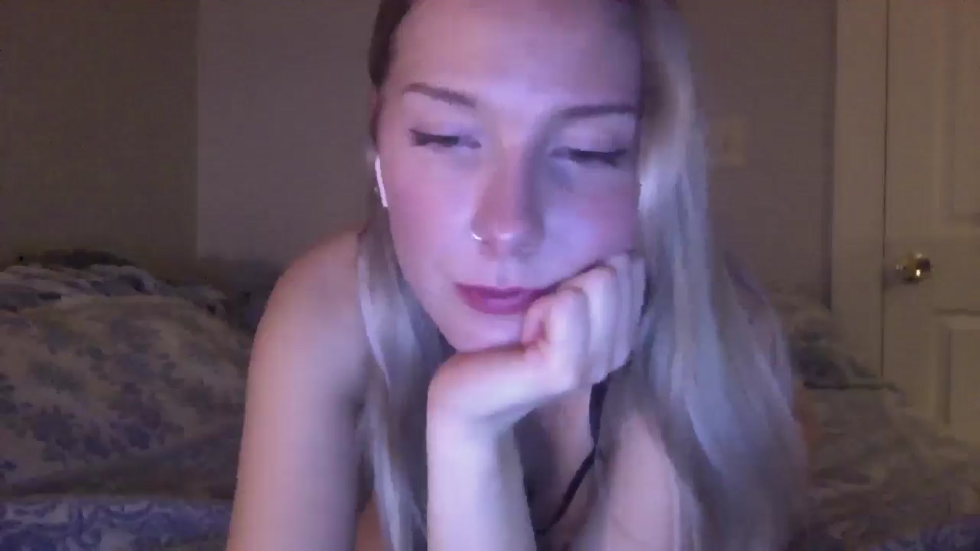 Gallery image thumbnail from Peachyk33n's myfreecams stream on, 02/14/2025, 02:43 image 10 of 20