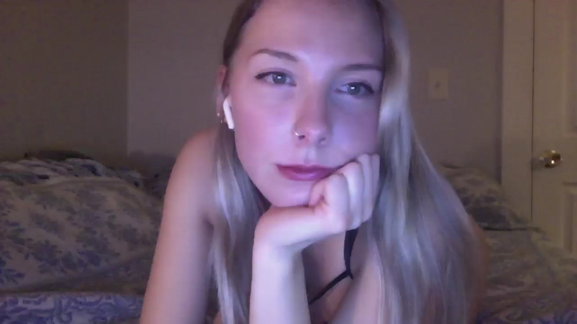 Gallery image thumbnail from Peachyk33n's myfreecams stream on, 02/14/2025, 02:43 image 4 of 20