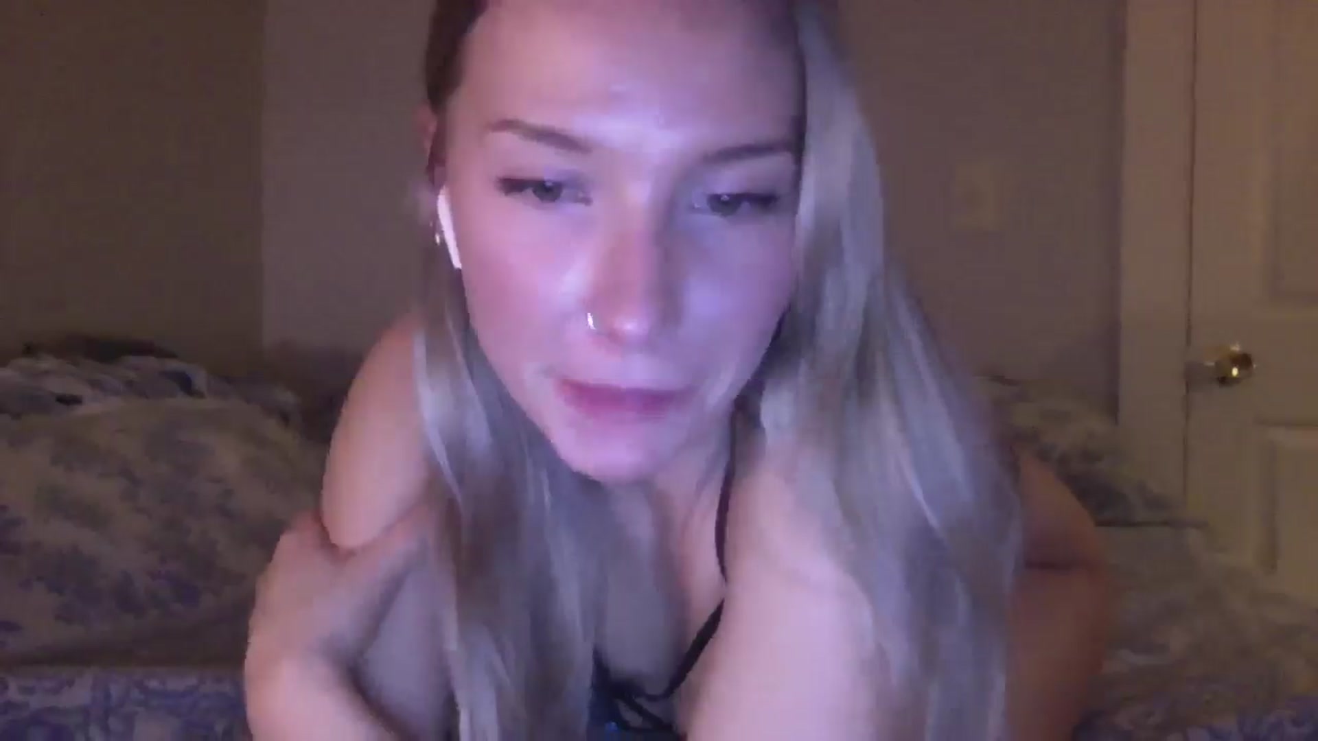 Gallery image thumbnail from Peachyk33n's myfreecams stream on, 02/14/2025, 02:43 image 9 of 20
