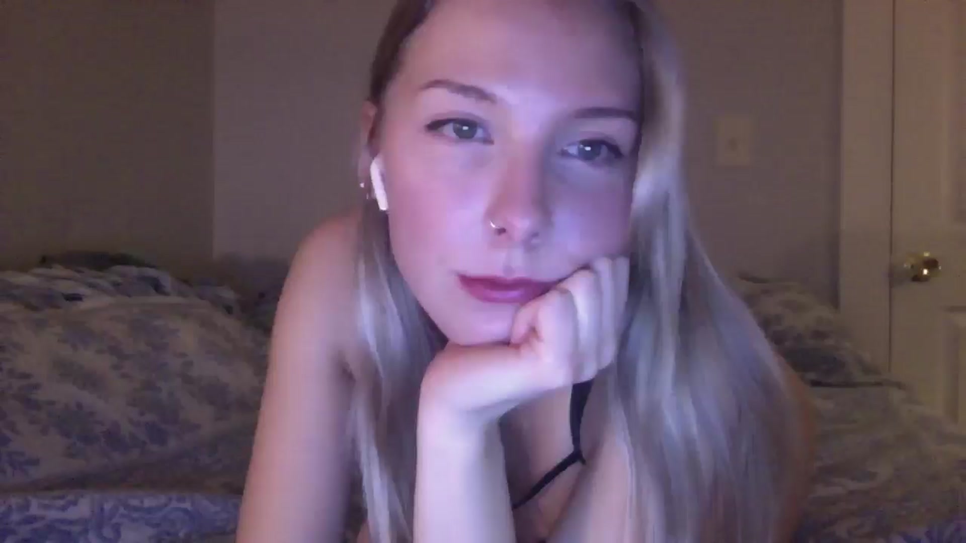 Gallery image thumbnail from Peachyk33n's myfreecams stream on, 02/14/2025, 02:43 image 3 of 20