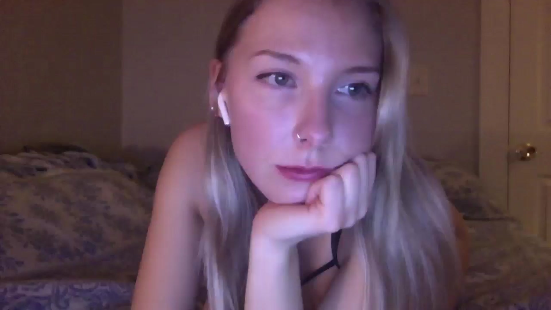 Gallery image thumbnail from Peachyk33n's myfreecams stream on, 02/14/2025, 02:43 image 7 of 20