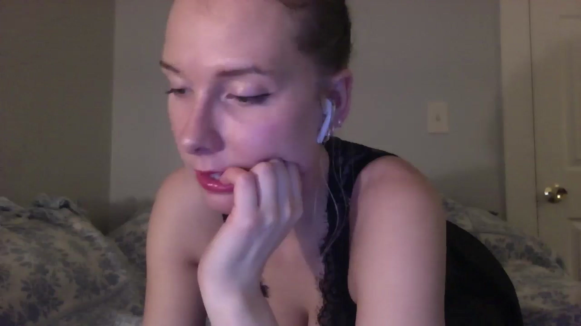 Gallery image thumbnail from Peachyk33n's myfreecams stream on, 02/15/2025, 06:37 image 17 of 20