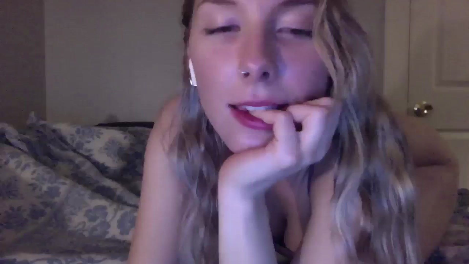 Gallery image thumbnail from Peachyk33n's myfreecams stream on, 02/16/2025, 08:45 image 4 of 20