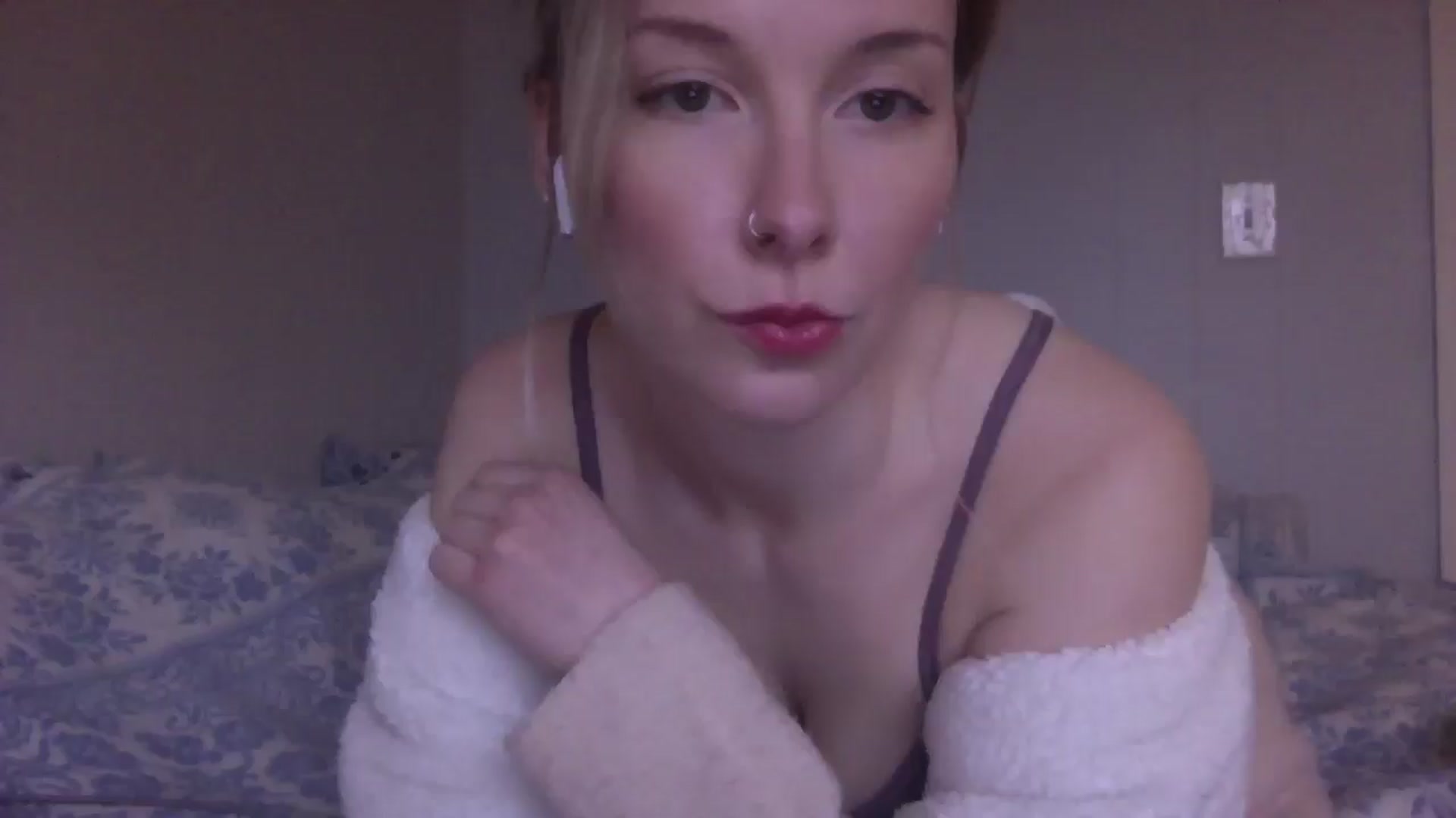 Gallery image thumbnail from Peachyk33n's myfreecams stream on, 02/25/2025, 01:05 image 1 of 20