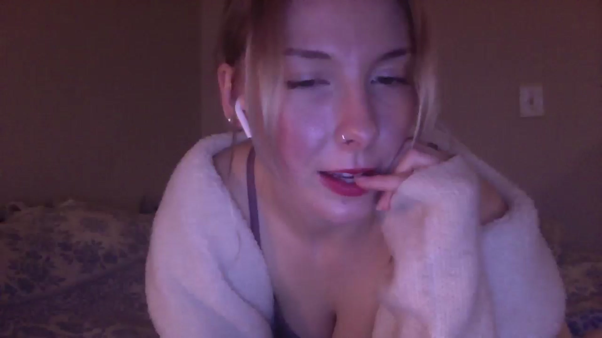 Gallery image thumbnail from Peachyk33n's myfreecams stream on, 02/25/2025, 01:48 image 8 of 20