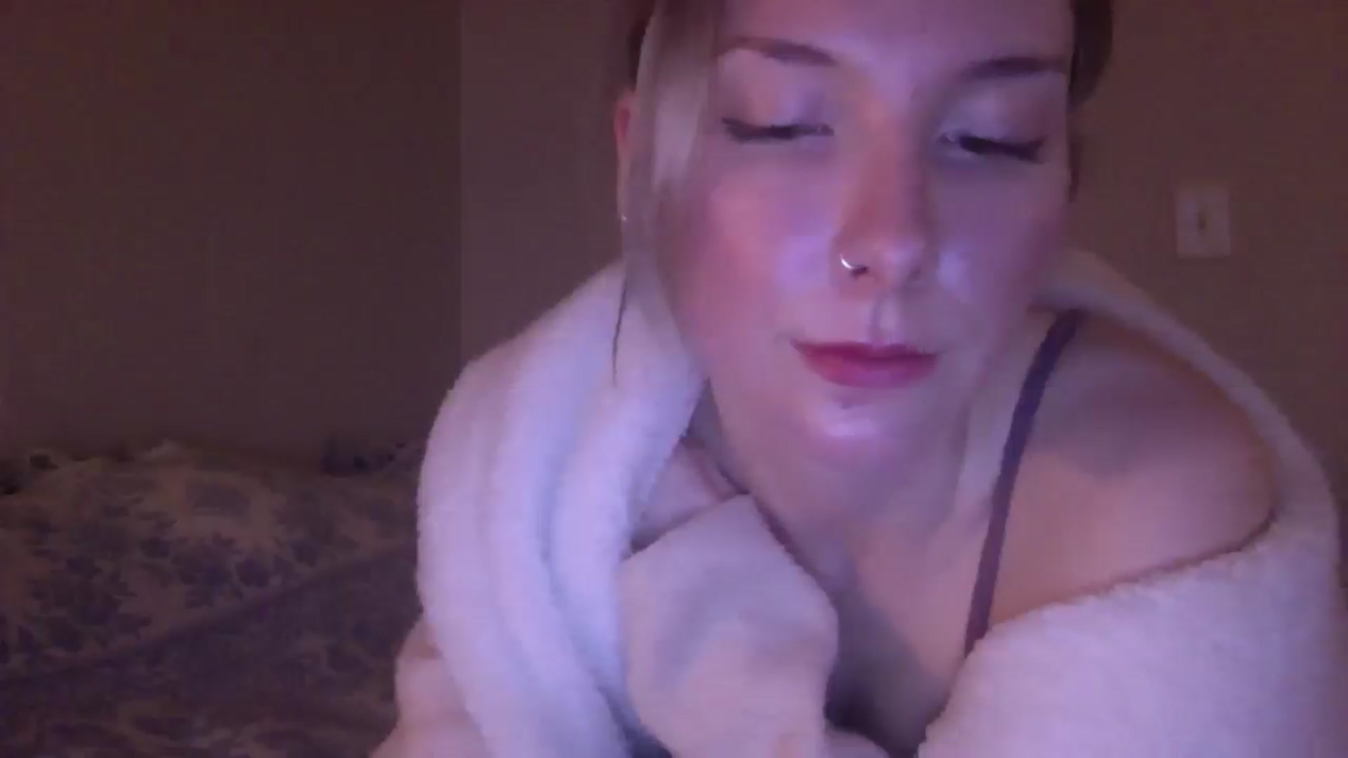 Gallery image thumbnail from Peachyk33n's myfreecams stream on, 02/25/2025, 01:48 image 19 of 20