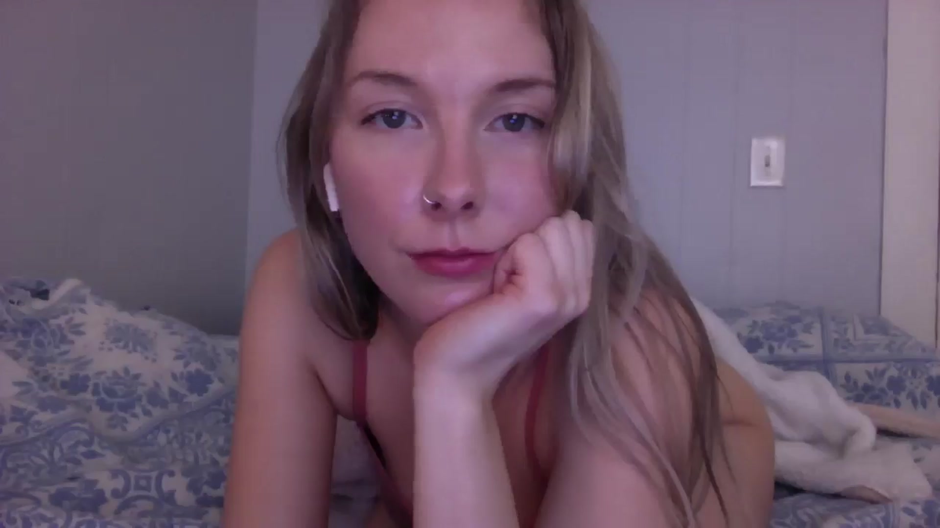 Gallery image thumbnail from Peachyk33n's myfreecams stream on, 03/03/2025, 23:00 image 18 of 20