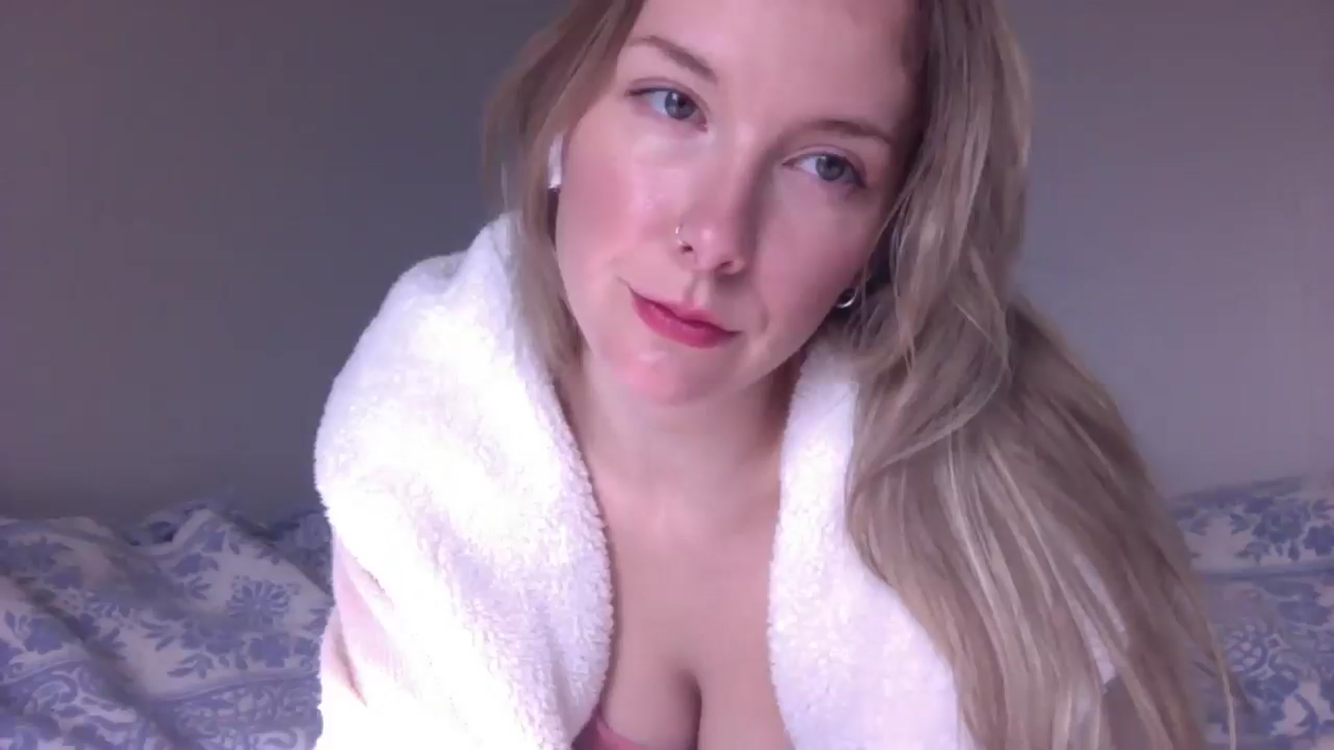 Gallery image thumbnail from Peachyk33n's myfreecams stream on, 03/03/2025, 23:00 image 1 of 20