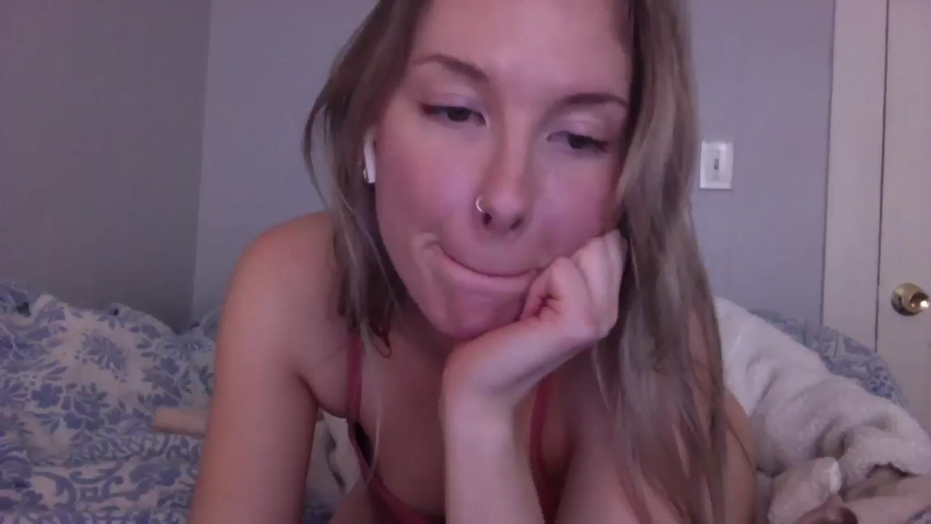 Gallery image thumbnail from Peachyk33n's myfreecams stream on, 03/03/2025, 23:18 image 13 of 20