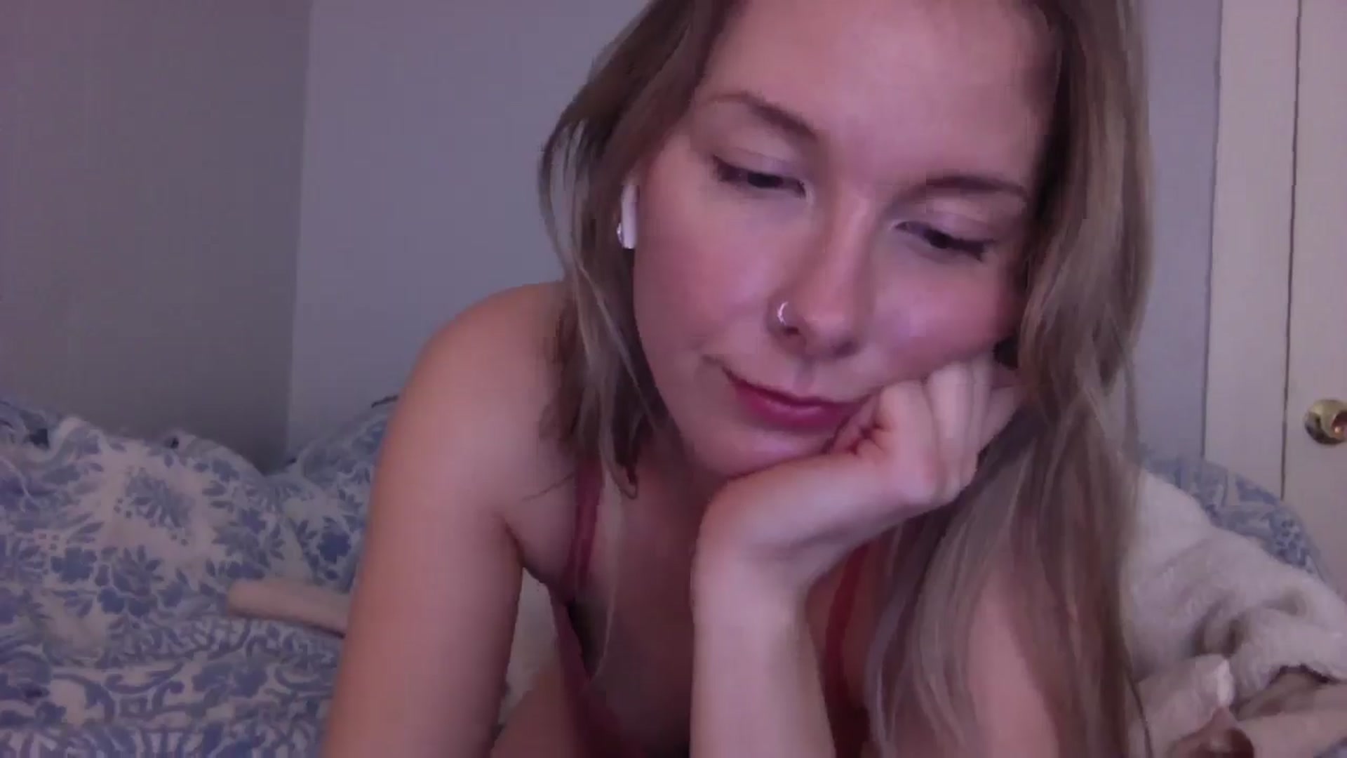 Gallery image thumbnail from Peachyk33n's myfreecams stream on, 03/03/2025, 23:18 image 12 of 20