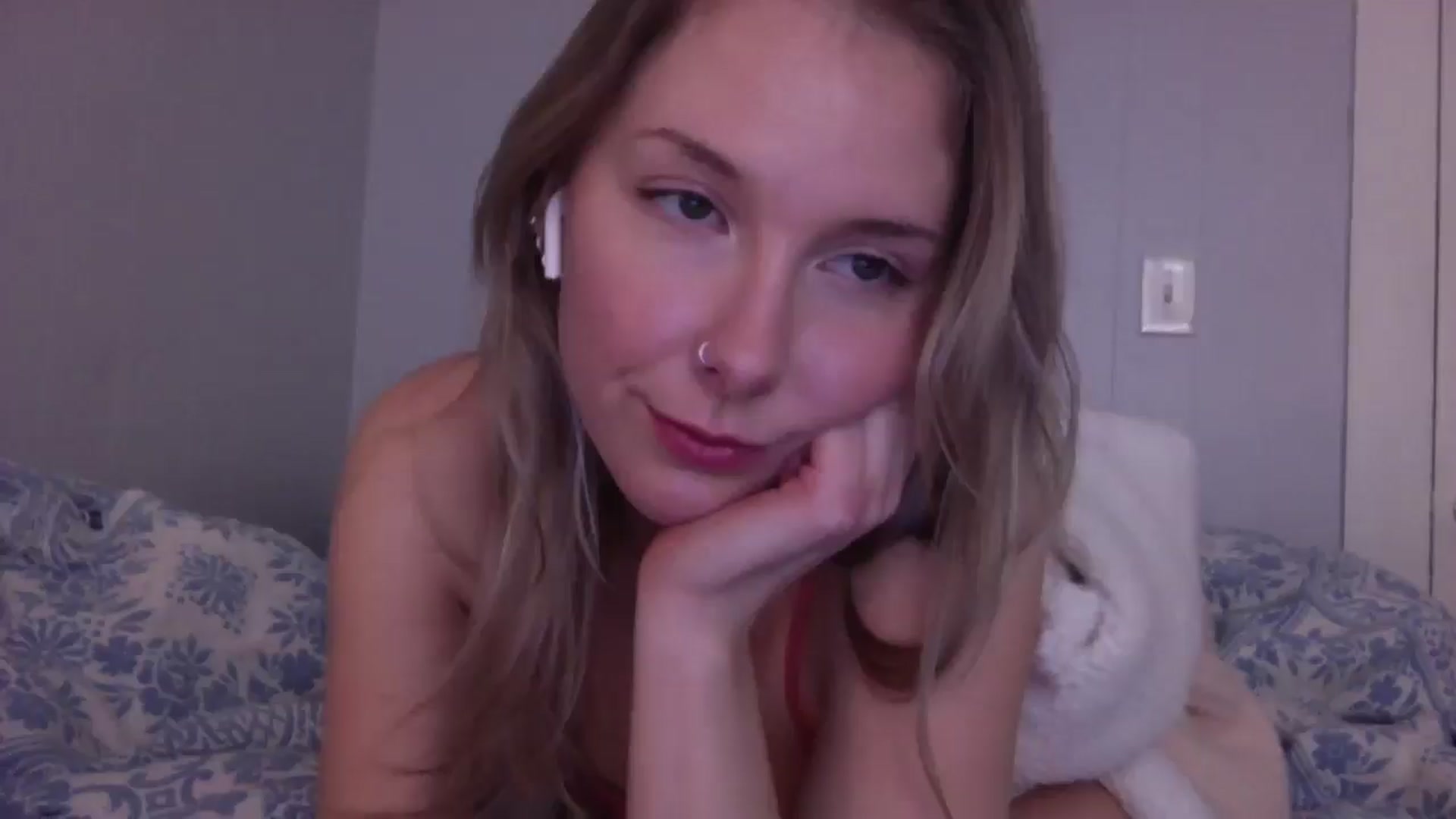Gallery image thumbnail from Peachyk33n's myfreecams stream on, 03/03/2025, 23:18 image 1 of 20