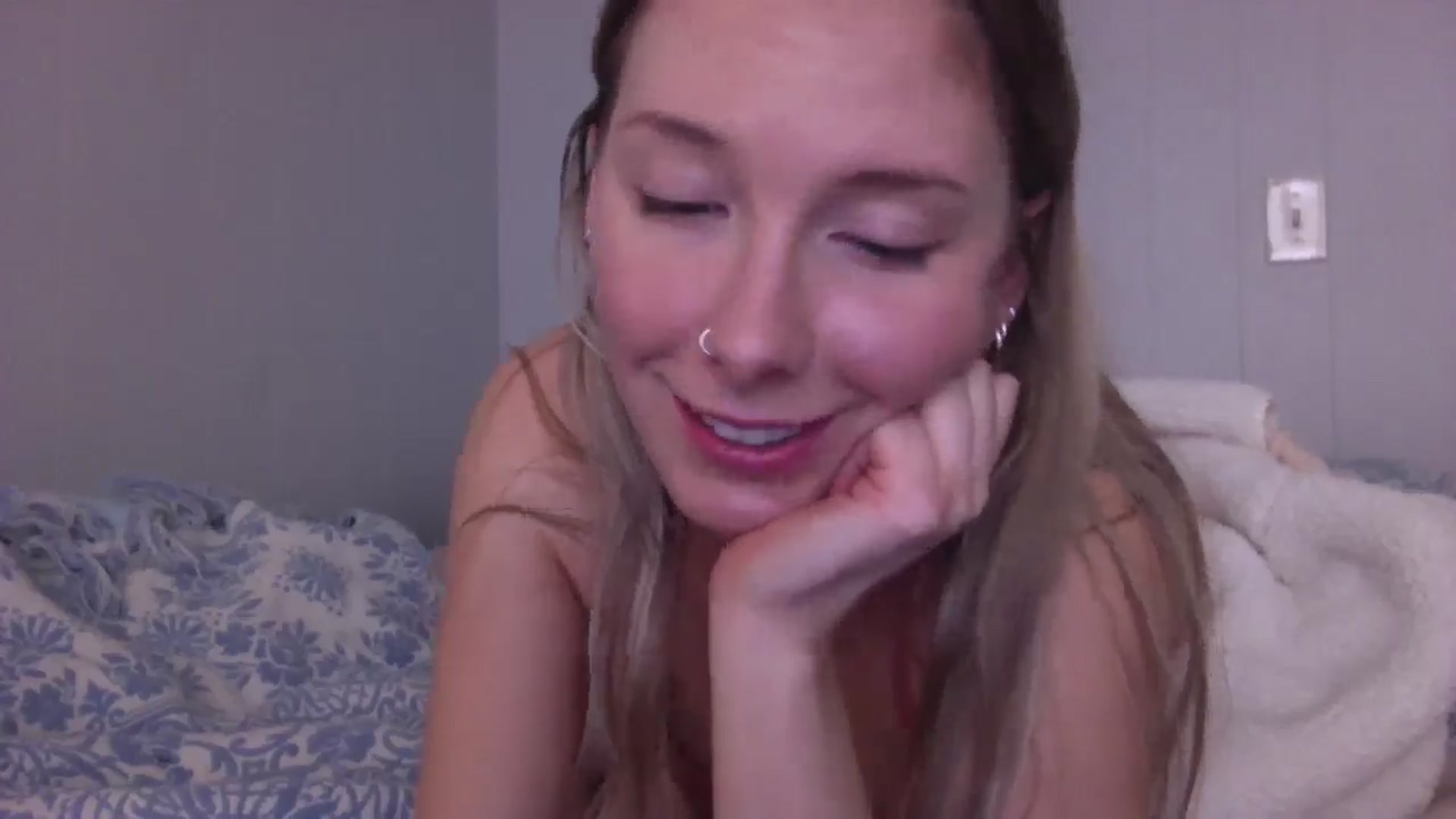 Gallery image thumbnail from Peachyk33n's myfreecams stream on, 03/03/2025, 23:41 image 7 of 20