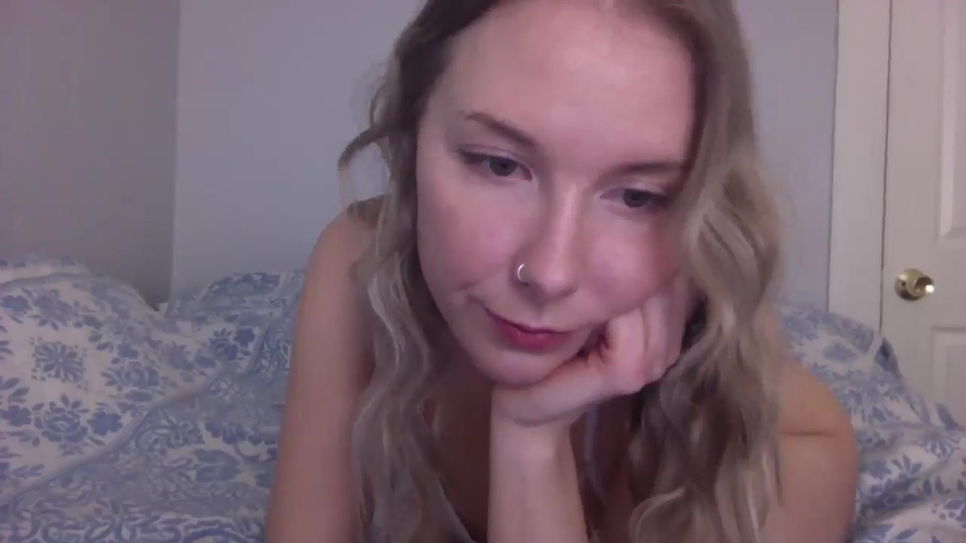 Gallery image thumbnail from Peachyk33n's myfreecams stream on, 03/04/2025, 21:22 image 10 of 20