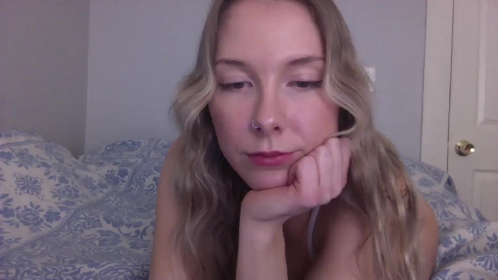 Gallery image thumbnail from Peachyk33n's myfreecams stream on, 03/04/2025, 21:22 image 16 of 20
