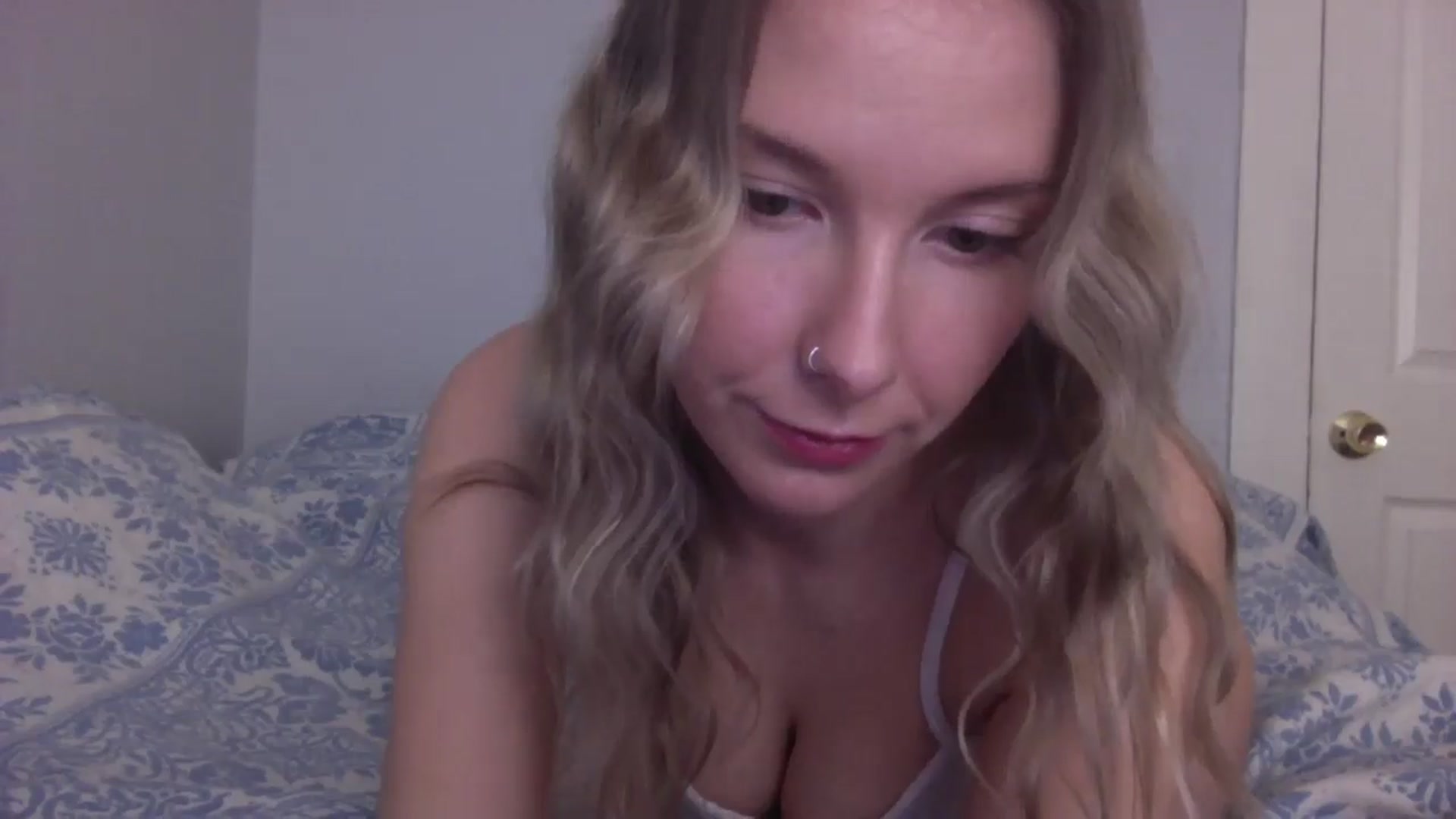Gallery image thumbnail from Peachyk33n's myfreecams stream on, 03/04/2025, 21:22 image 17 of 20