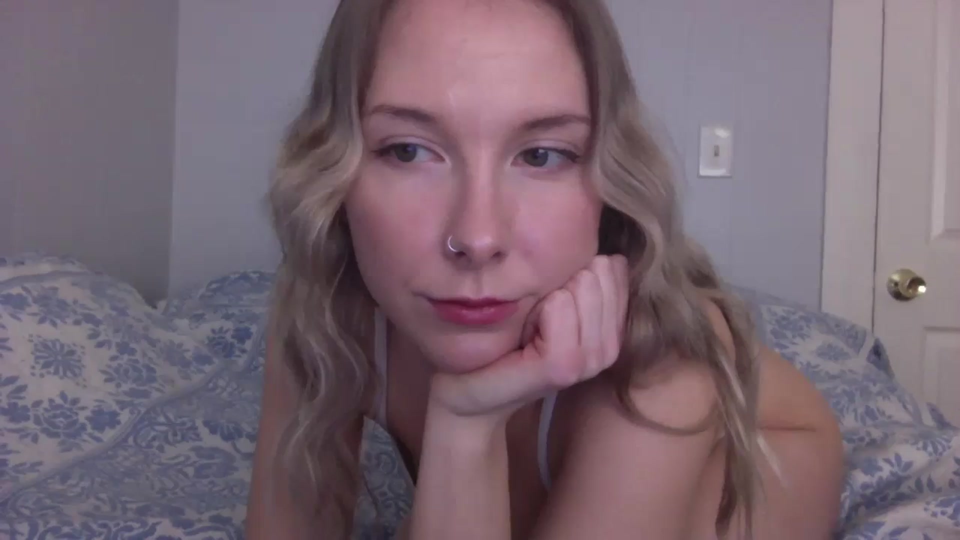 Gallery image thumbnail from Peachyk33n's myfreecams stream on, 03/04/2025, 21:22 image 8 of 20