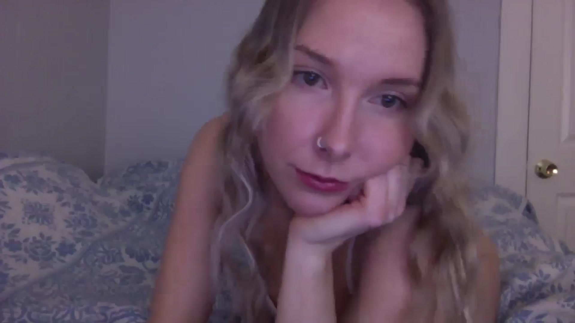 Gallery image thumbnail from Peachyk33n's myfreecams stream on, 03/04/2025, 21:22 image 4 of 20