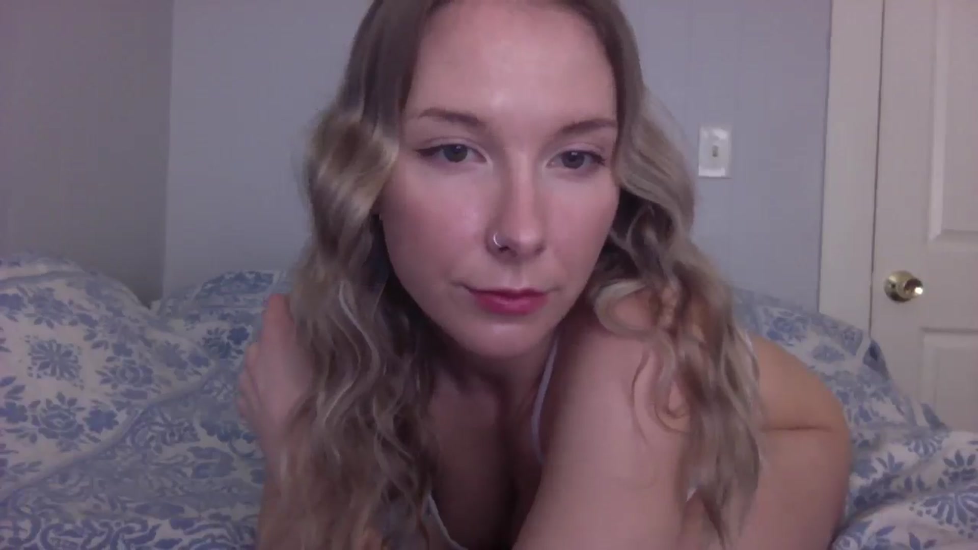 Gallery image thumbnail from Peachyk33n's myfreecams stream on, 03/04/2025, 21:22 image 13 of 20