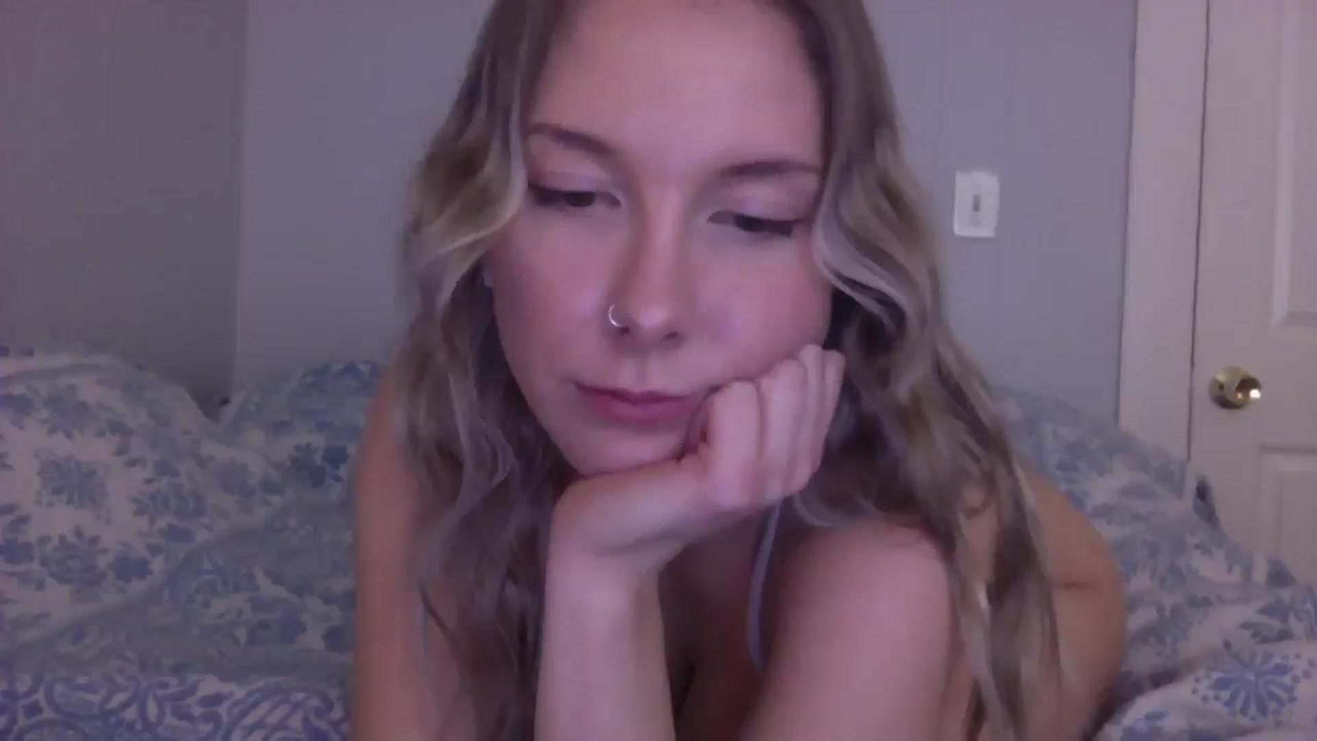 Gallery image thumbnail from Peachyk33n's myfreecams stream on, 03/04/2025, 22:12 image 10 of 20