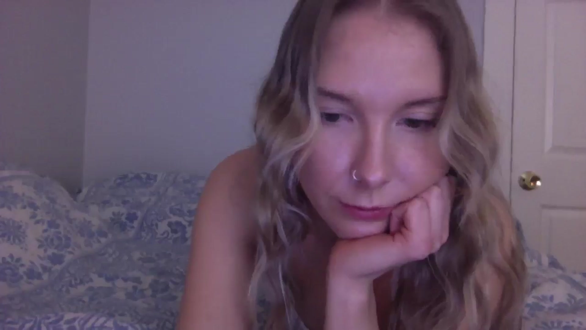 Gallery image thumbnail from Peachyk33n's myfreecams stream on, 03/04/2025, 22:12 image 19 of 20