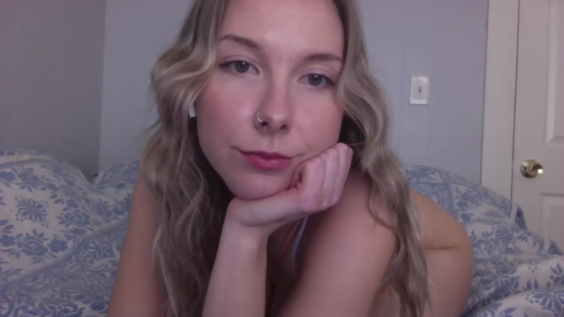 Gallery image thumbnail from Peachyk33n's myfreecams stream on, 03/04/2025, 22:12 image 1 of 20