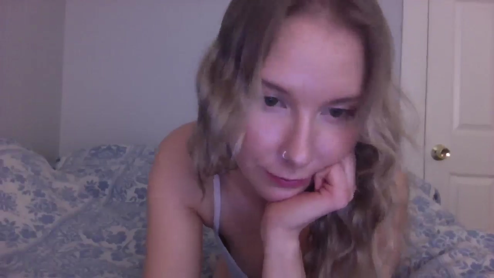 Gallery image thumbnail from Peachyk33n's myfreecams stream on, 03/04/2025, 22:40 image 9 of 20