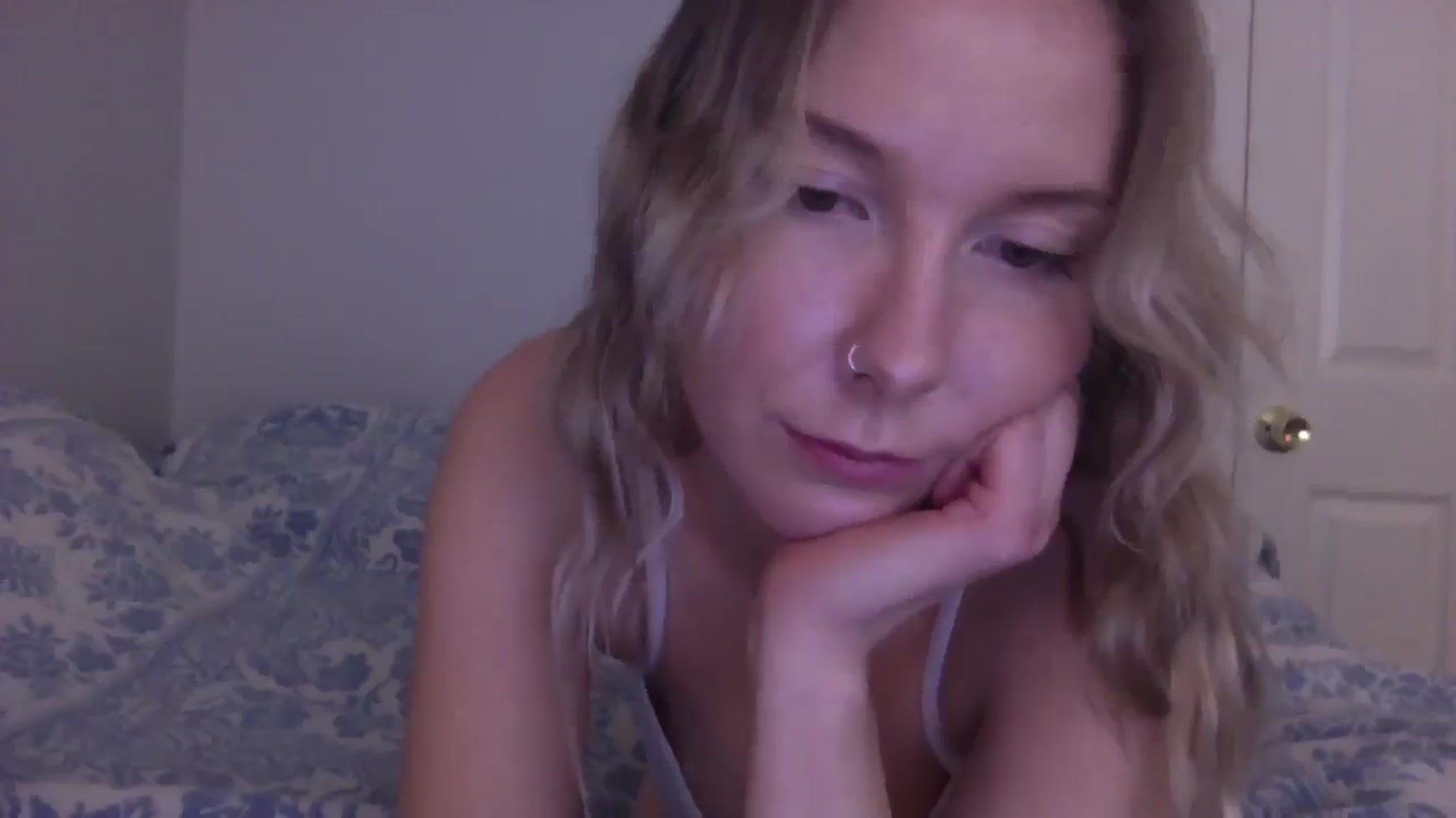 Gallery image thumbnail from Peachyk33n's myfreecams stream on, 03/04/2025, 22:40 image 16 of 20