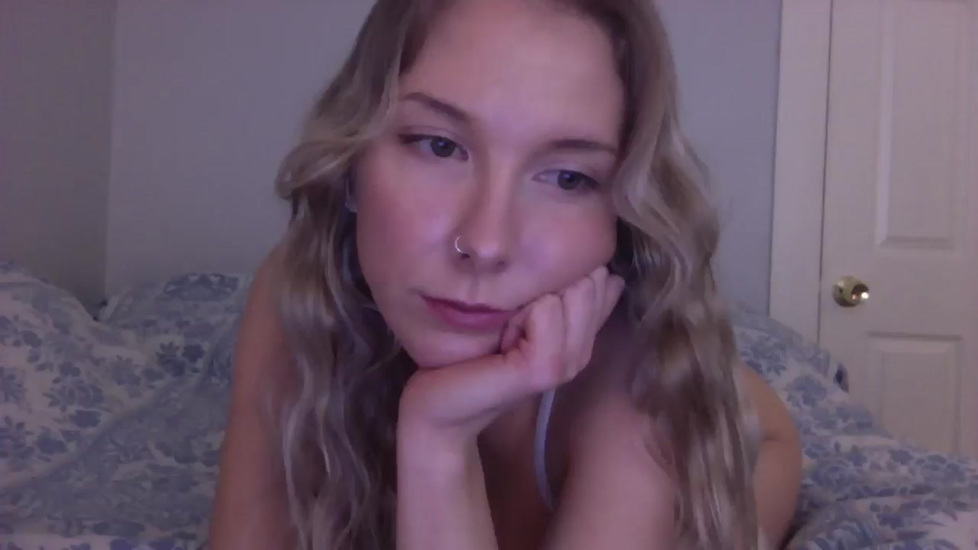 Gallery image thumbnail from Peachyk33n's myfreecams stream on, 03/04/2025, 22:40 image 17 of 20
