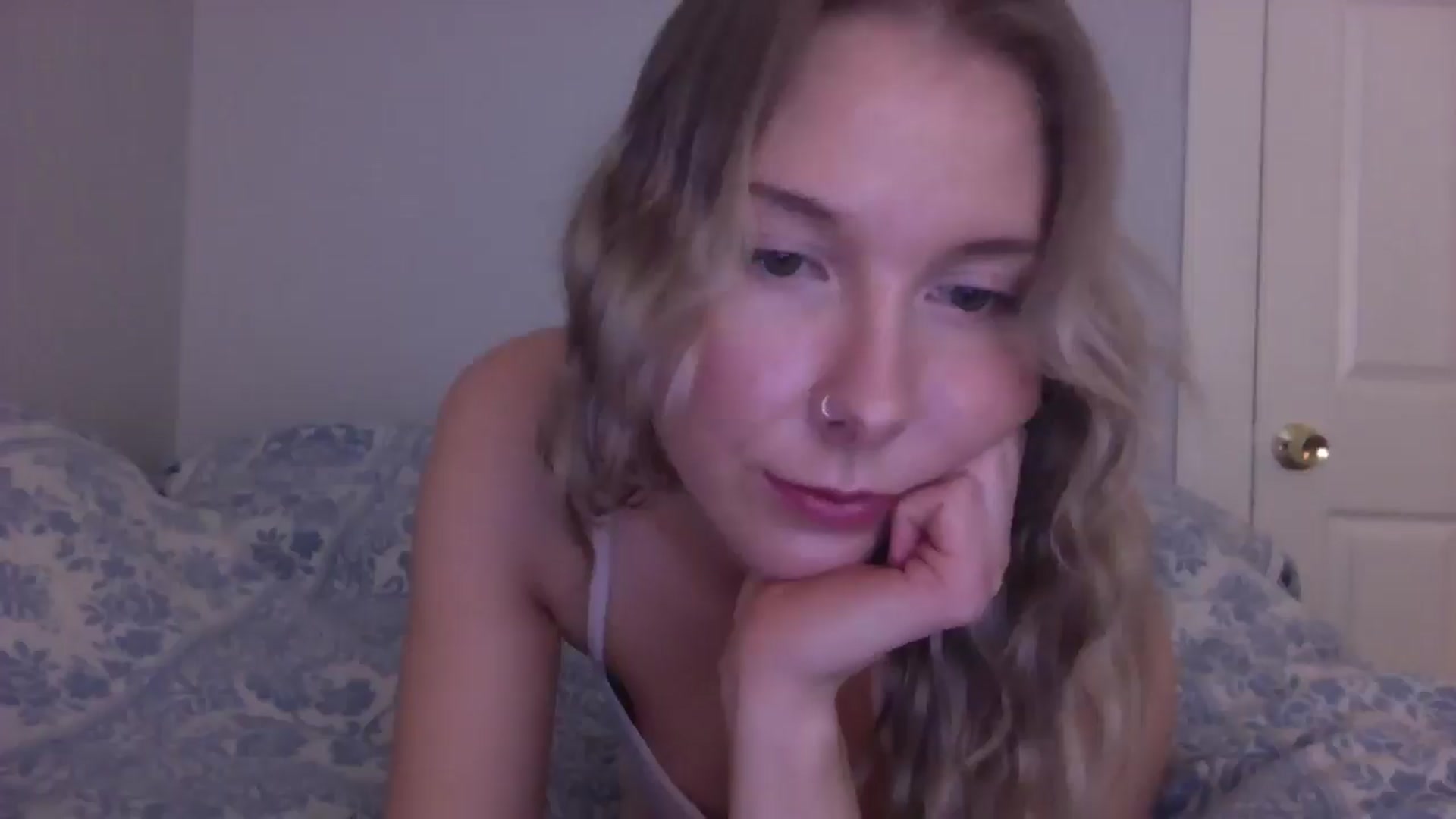 Gallery image thumbnail from Peachyk33n's myfreecams stream on, 03/04/2025, 22:40 image 8 of 20