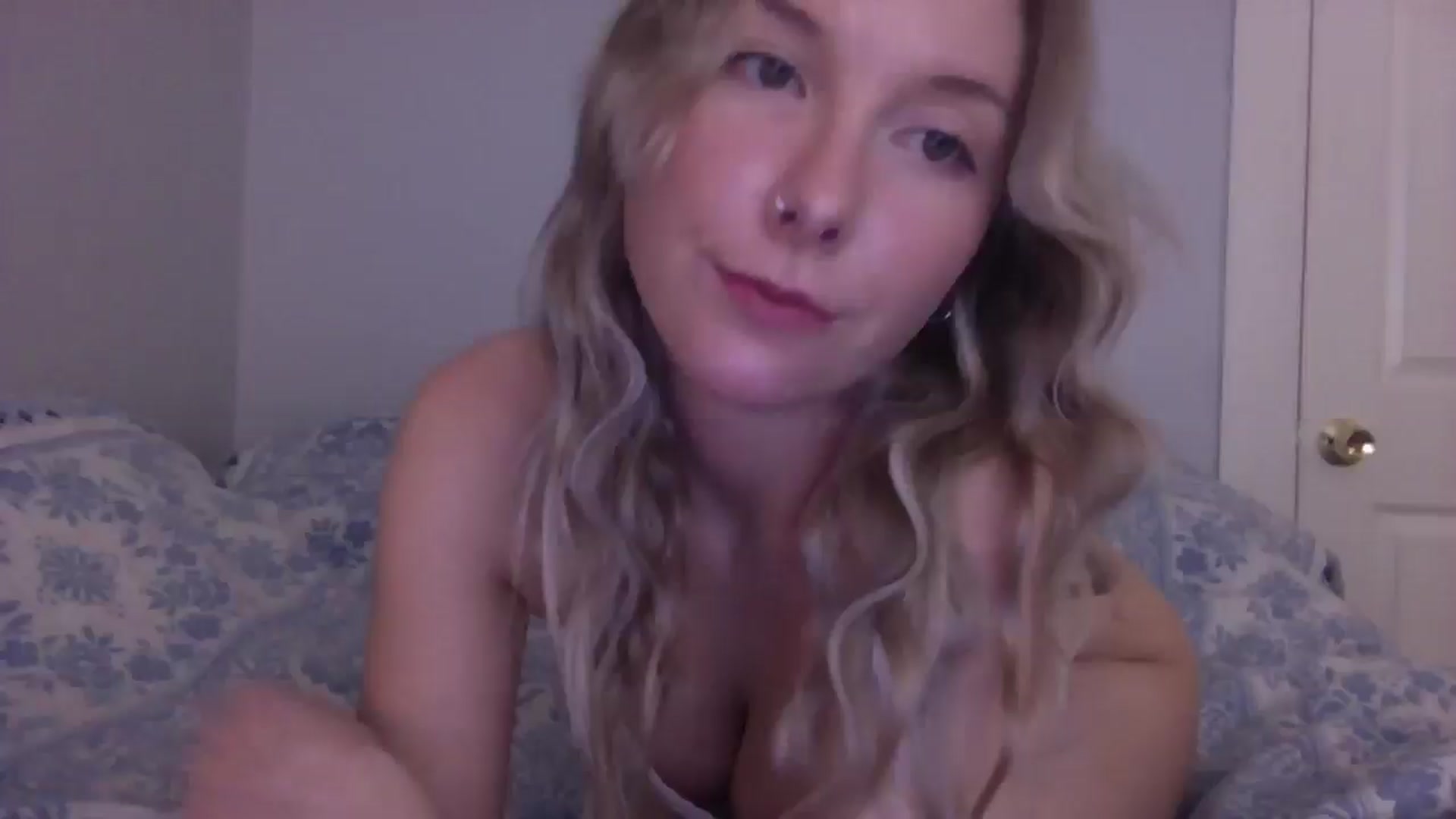Gallery image thumbnail from Peachyk33n's myfreecams stream on, 03/04/2025, 22:40 image 3 of 20