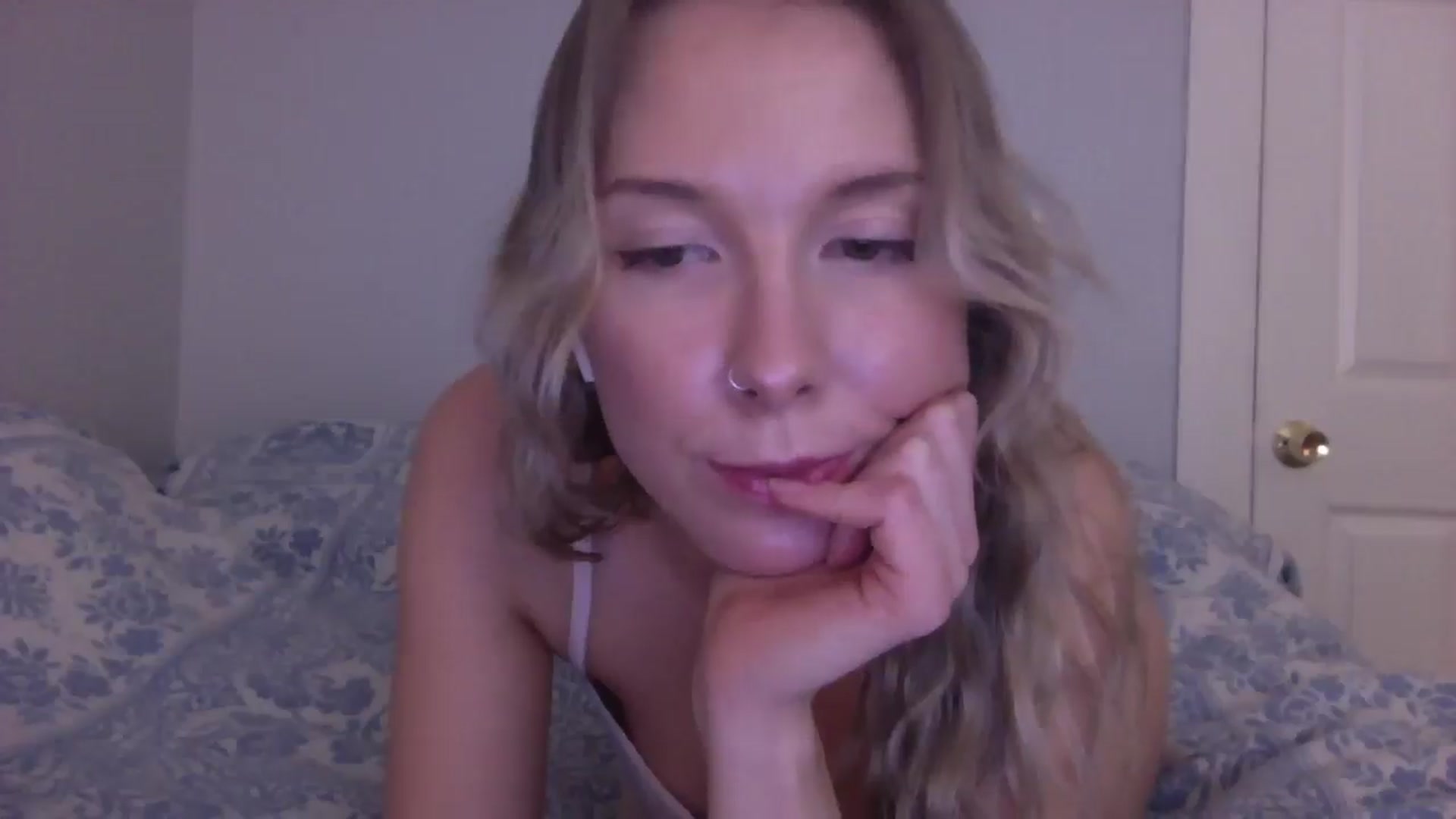Gallery image thumbnail from Peachyk33n's myfreecams stream on, 03/04/2025, 22:40 image 7 of 20