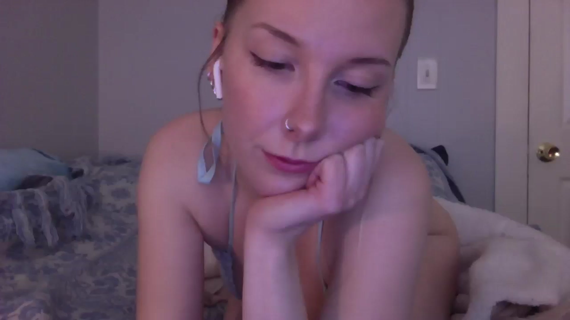 Gallery image thumbnail from Peachyk33n's myfreecams stream on, 03/12/2025, 23:19 image 16 of 20