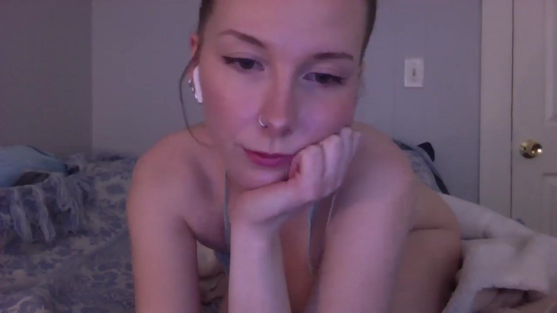 Gallery image thumbnail from Peachyk33n's myfreecams stream on, 03/12/2025, 23:19 image 5 of 20