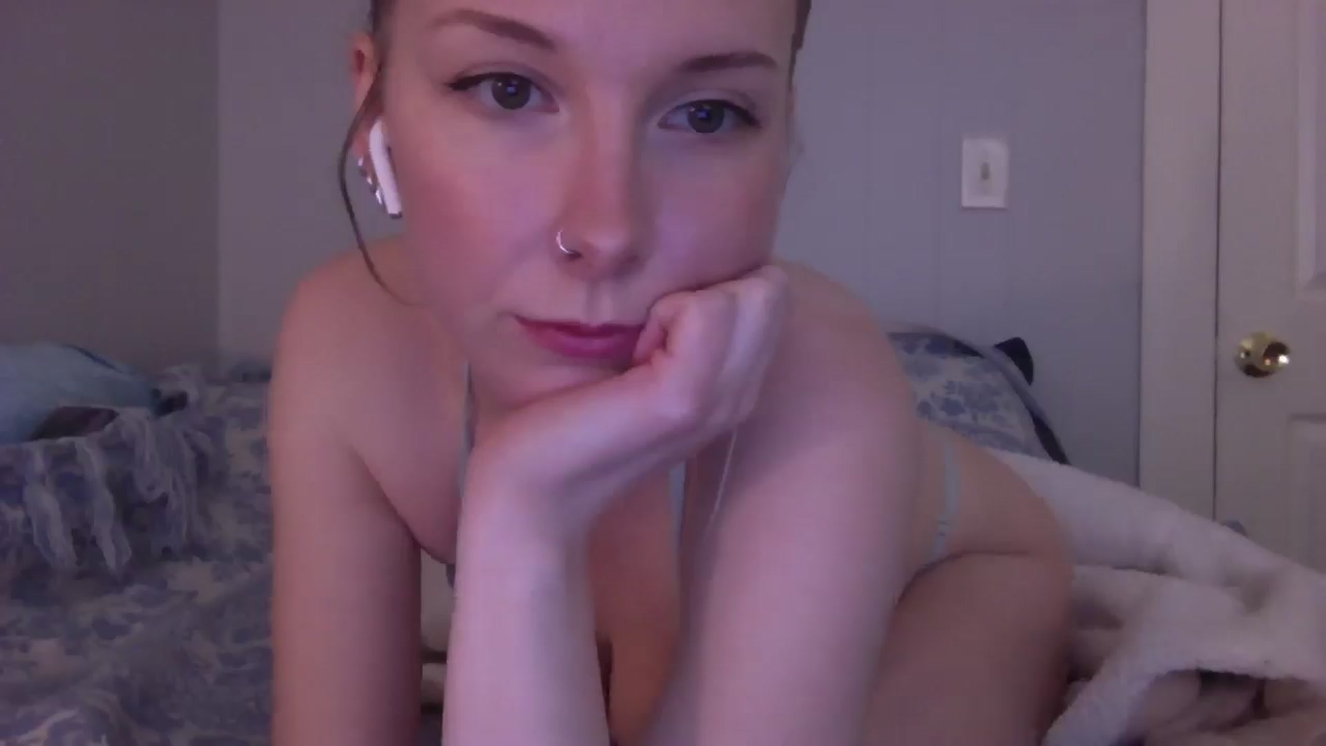 Gallery image thumbnail from Peachyk33n's myfreecams stream on, 03/12/2025, 23:19 image 4 of 20
