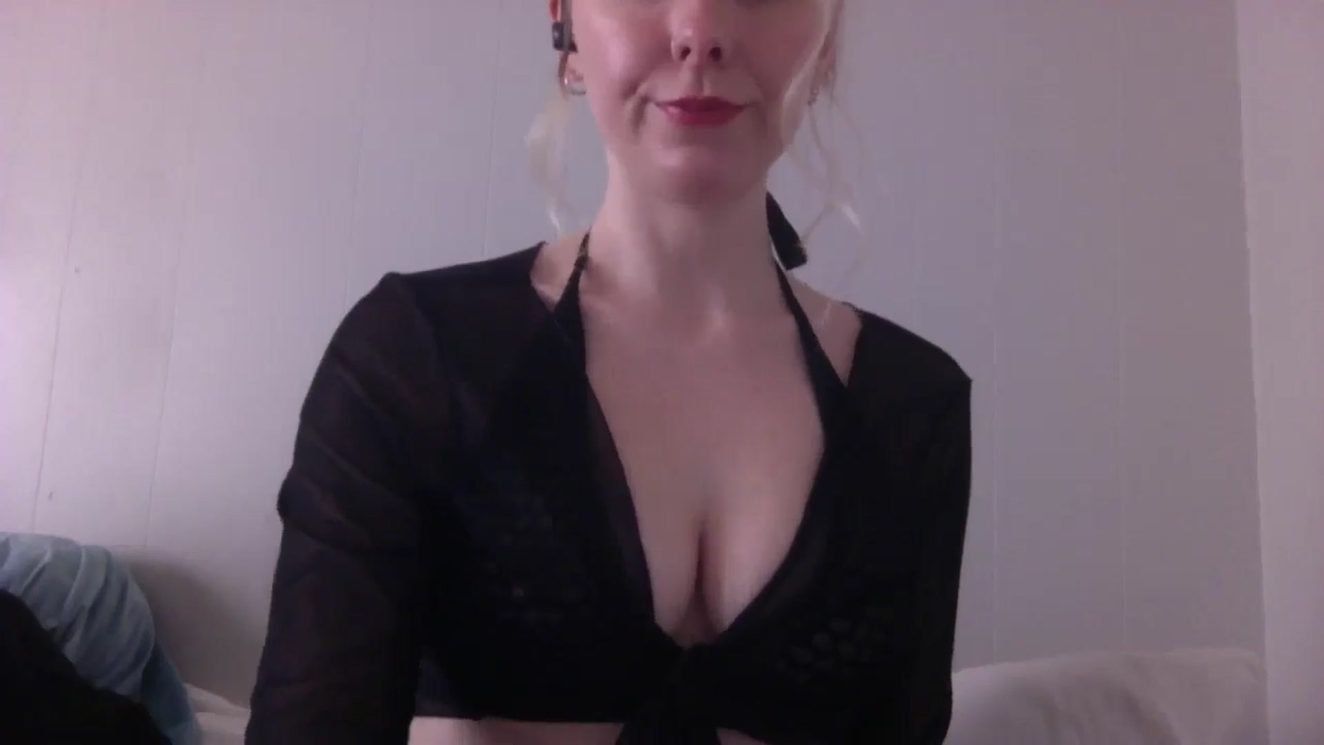 Gallery image thumbnail from Peachyk33n's myfreecams stream on, 04/04/2026, 01:19 image 9 of 20