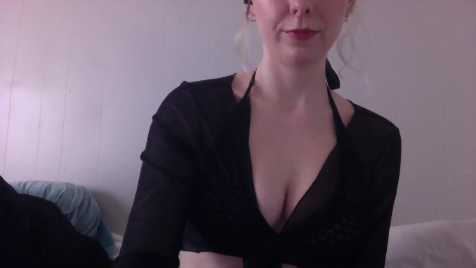 Gallery image thumbnail from Peachyk33n's myfreecams stream on, 04/04/2026, 01:19 image 4 of 20