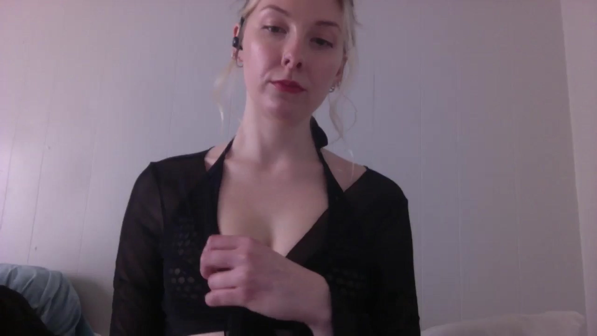 Gallery image thumbnail from Peachyk33n's myfreecams stream on, 04/04/2026, 01:19 image 8 of 20