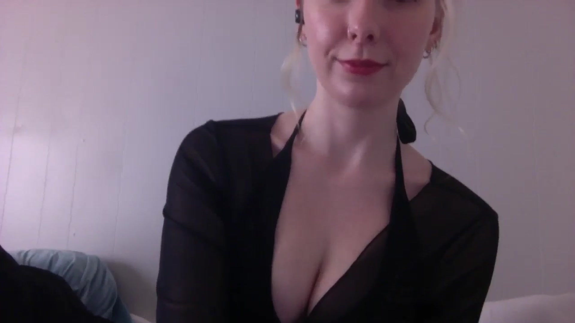 Gallery image thumbnail from Peachyk33n's myfreecams stream on, 04/04/2026, 01:19 image 3 of 20