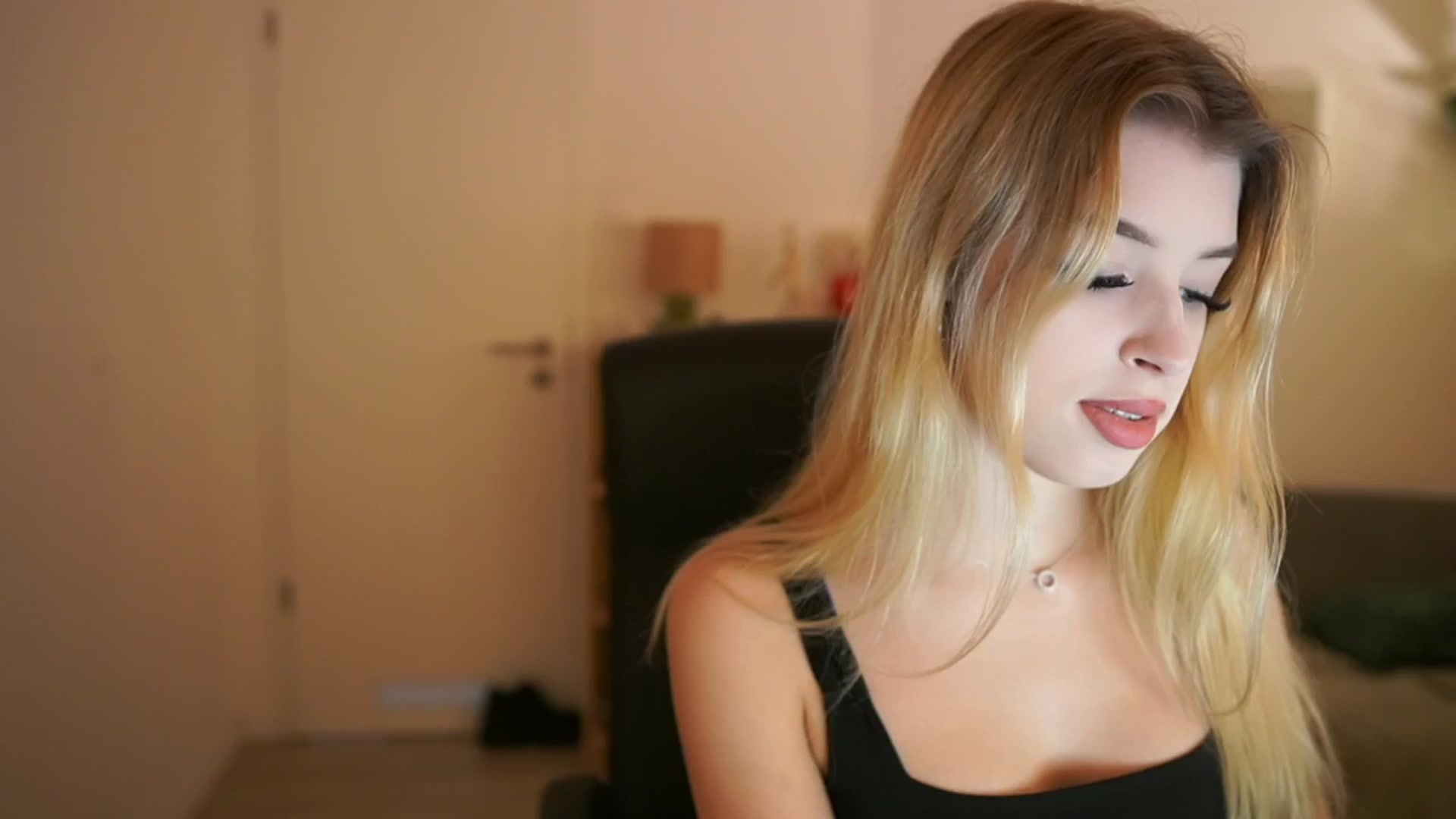 Gallery image thumbnail from Peachyliana's myfreecams stream on, 09/09/2025, 08:40 image 20 of 20