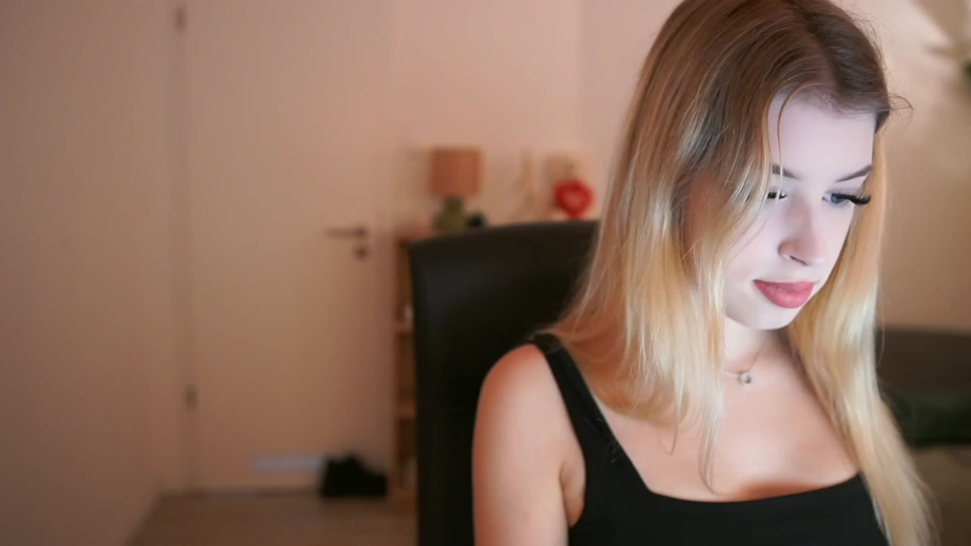 Gallery image thumbnail from Peachyliana's myfreecams stream on, 09/09/2025, 08:40 image 15 of 20