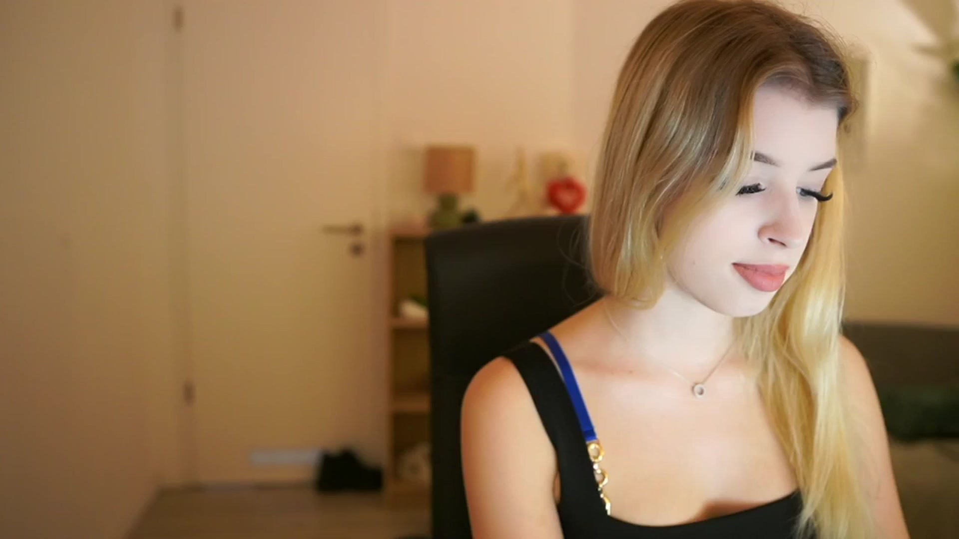 Gallery image thumbnail from Peachyliana's myfreecams stream on, 09/09/2025, 10:07 image 5 of 20