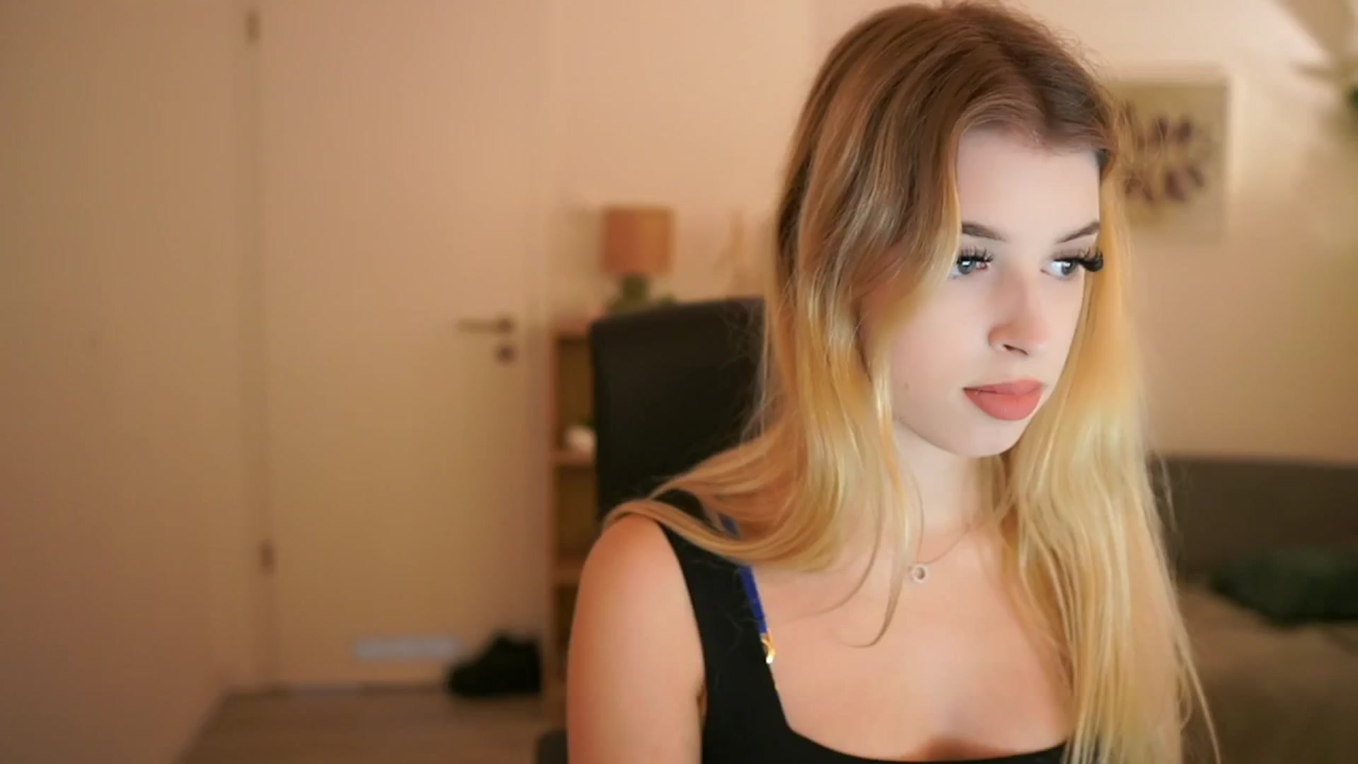 Gallery image thumbnail from Peachyliana's myfreecams stream on, 09/09/2025, 10:55 image 14 of 20