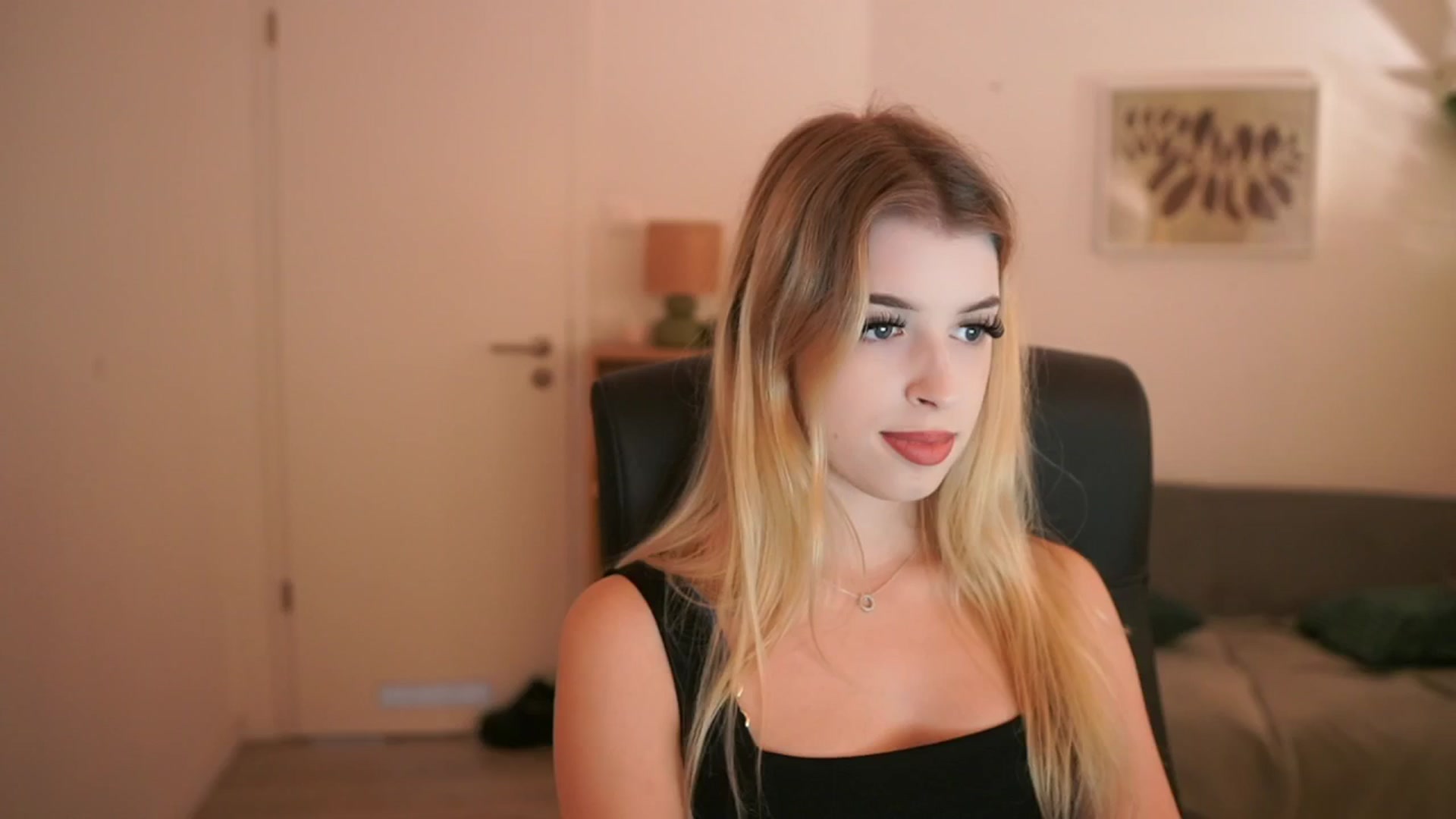 Gallery image thumbnail from Peachyliana's myfreecams stream on, 09/09/2025, 10:55 image 20 of 20