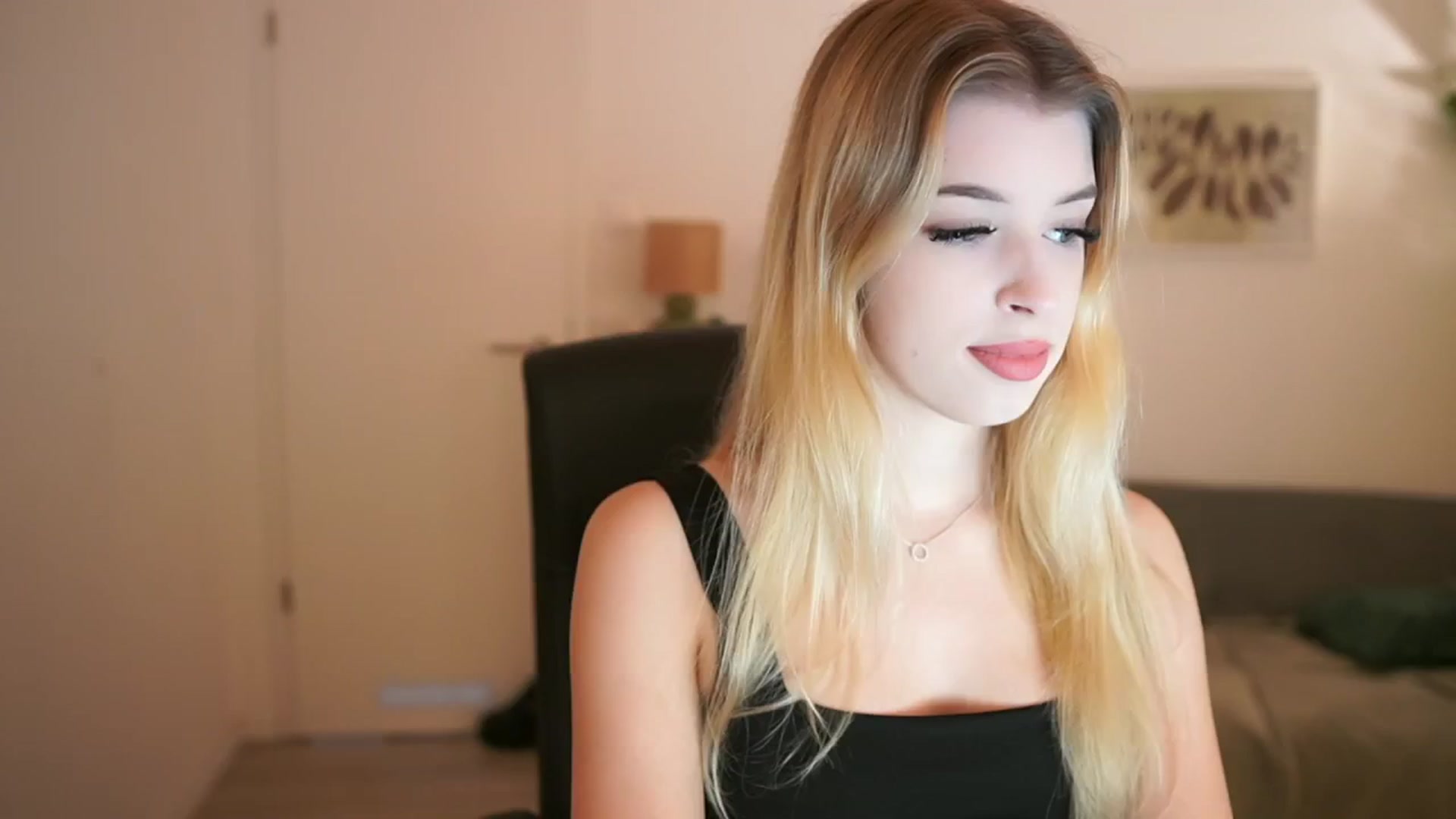 Gallery image thumbnail from Peachyliana's myfreecams stream on, 09/09/2025, 10:55 image 1 of 20