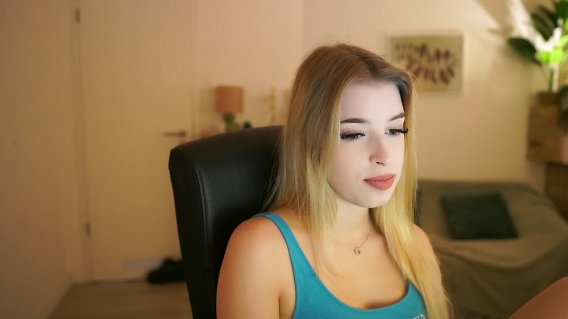 Gallery image thumbnail from Peachyliana's myfreecams stream on, 09/21/2025, 08:47 image 4 of 20