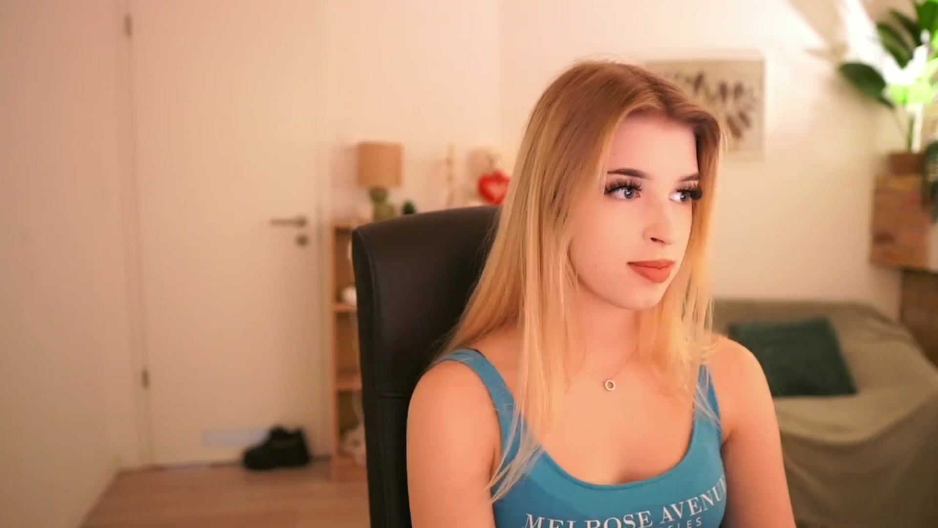 Gallery image thumbnail from Peachyliana's myfreecams stream on, 09/21/2025, 08:47 image 16 of 20