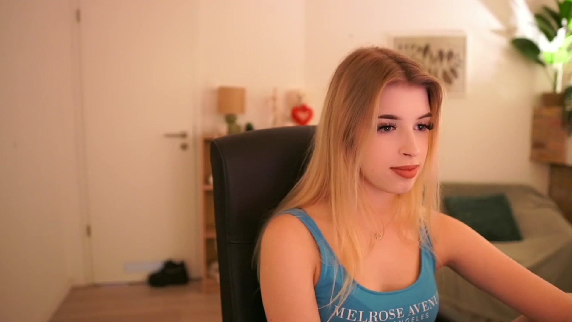 Gallery image thumbnail from Peachyliana's myfreecams stream on, 09/21/2025, 08:47 image 20 of 20