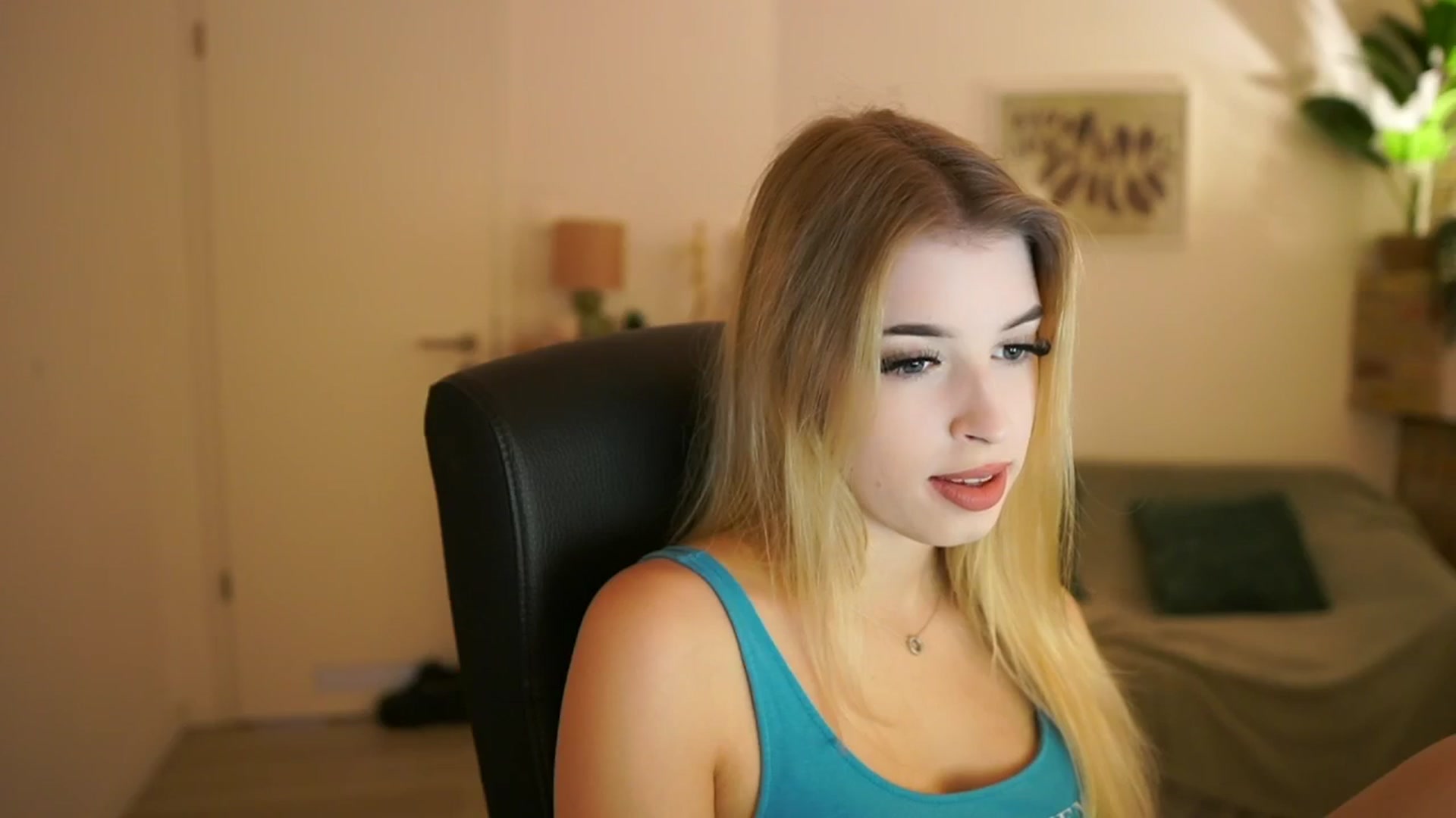 Gallery image thumbnail from Peachyliana's myfreecams stream on, 09/21/2025, 08:47 image 6 of 20